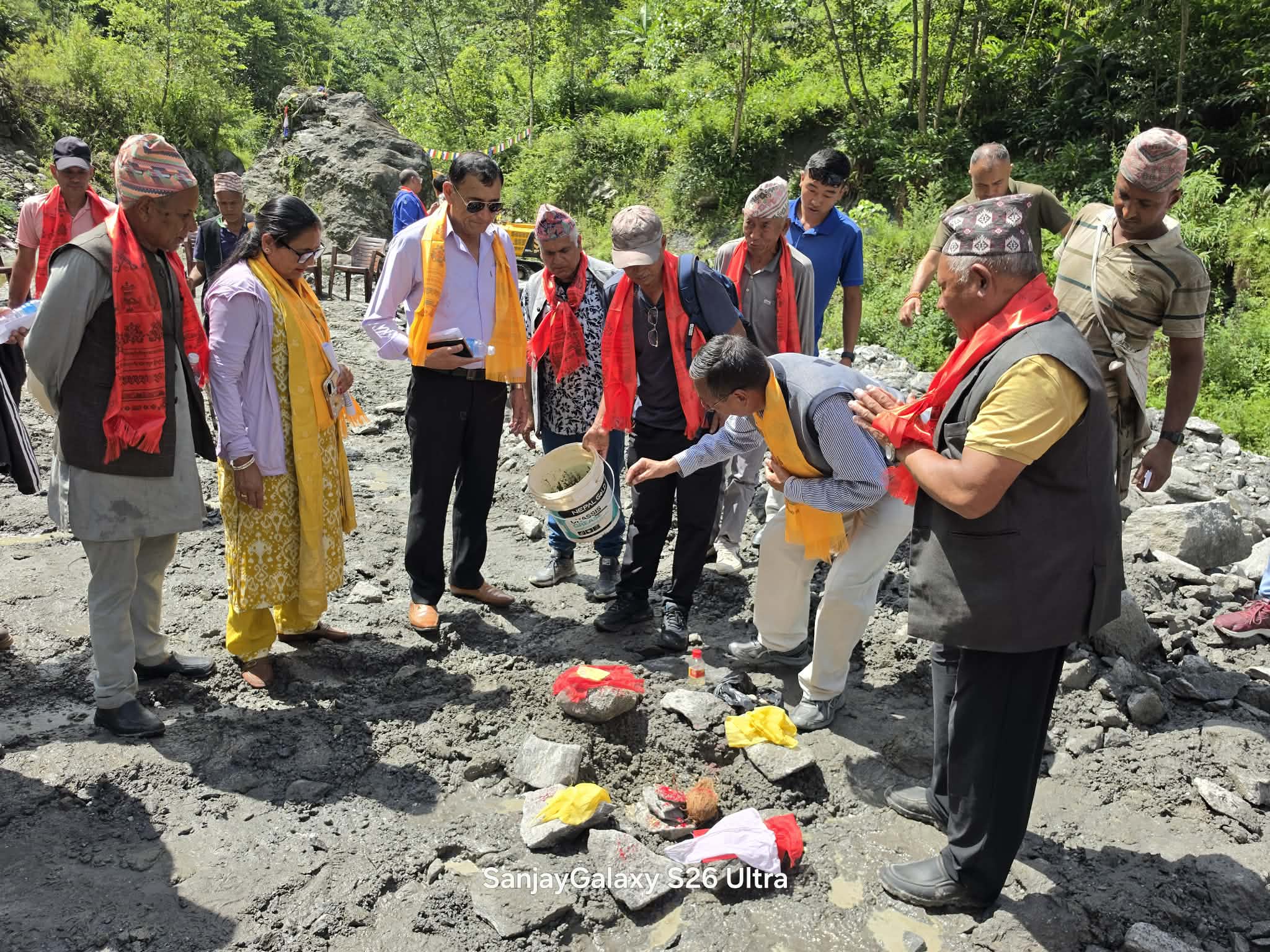 हाङदेवा खोलामा मोटरेबल पुल निर्माण सुरु, दुई वर्षभित्र सम्पन्न गर्ने लक्ष्य