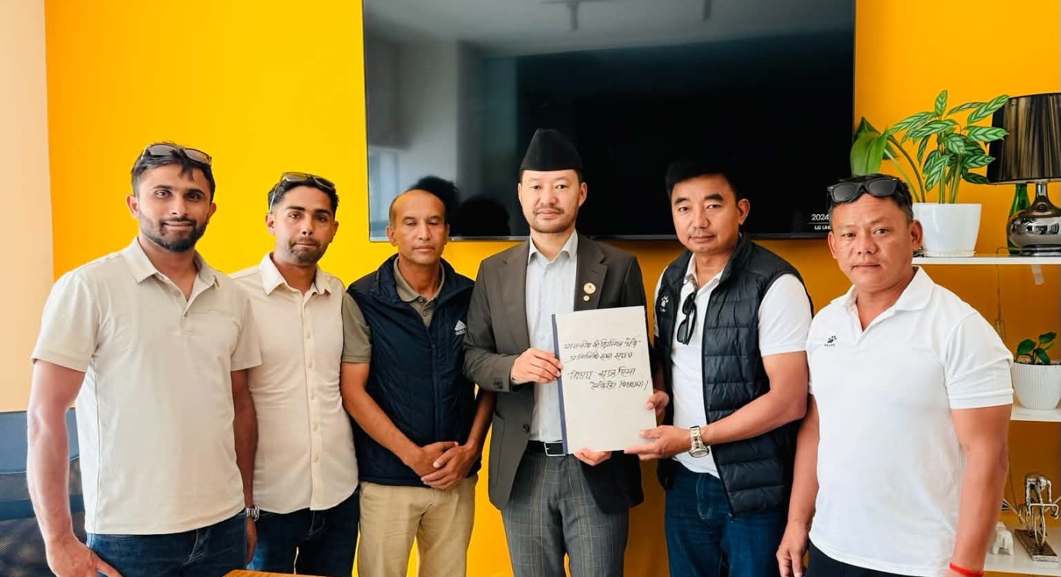 मेची राजमार्ग प्रभावितको समस्या समाधानका लागि तीनै माननीयसँग छलफल