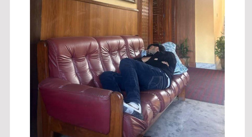 ओलाङचुङगोला भन्सारमा कर्मचारी नियुक्तिको माग गर्दै ताप्लेजुङका युवाहरूको काठमाडौँमा धर्ना